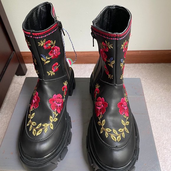 FARM RIO Women Floral Embroidery Boots - NEW NWOB - Picture 2 of 11